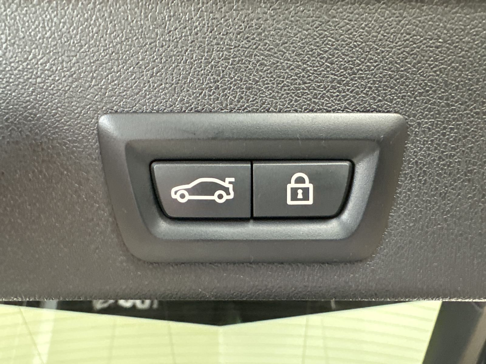 Fahrzeugabbildung BMW X6 M Competition NAV+LASER+AHK+PANO+360°+21/22ZO