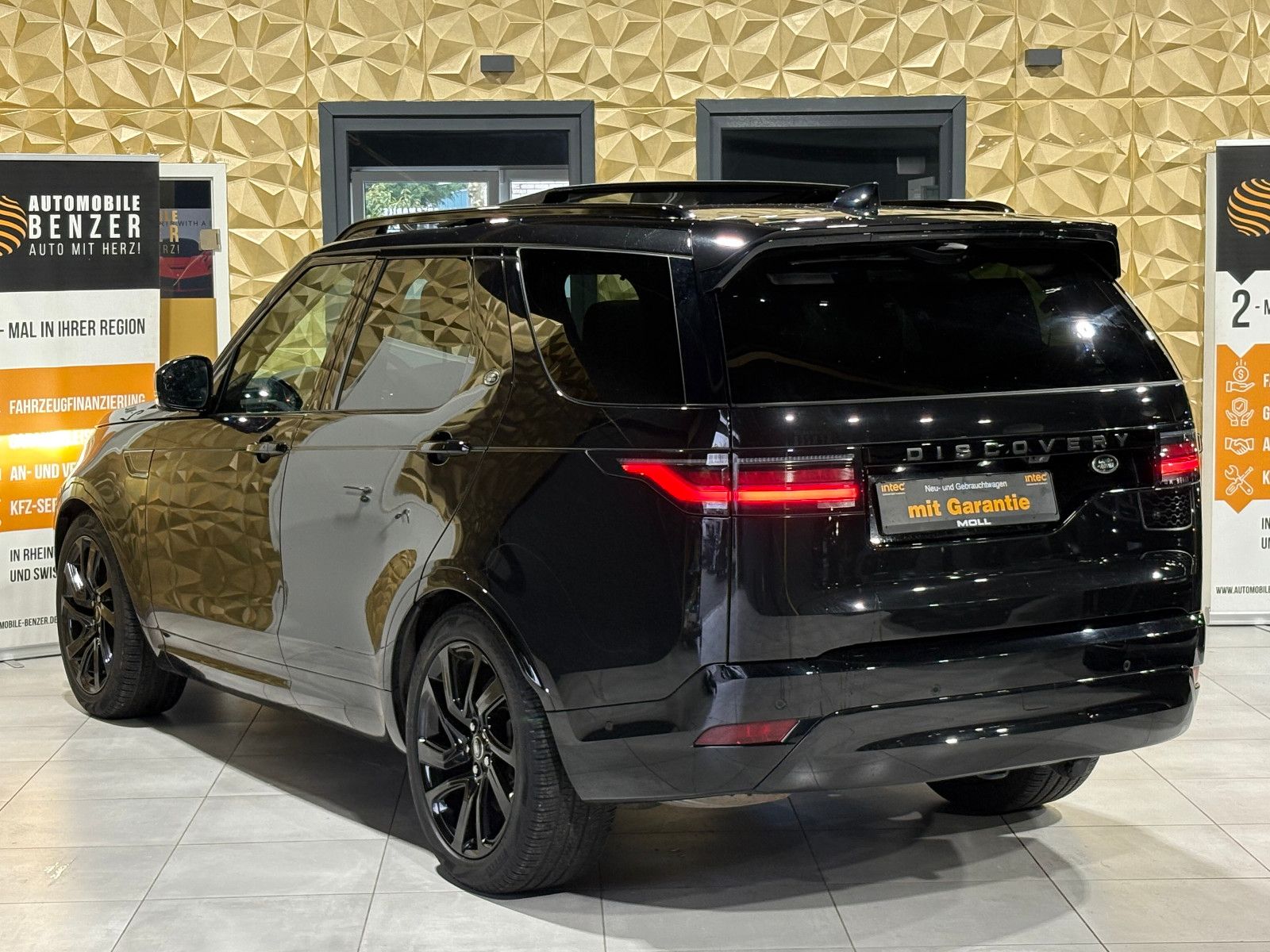 Fahrzeugabbildung Land Rover Discovery 5 R-Dynamic SE AWD/7-SITZER/360''KAM