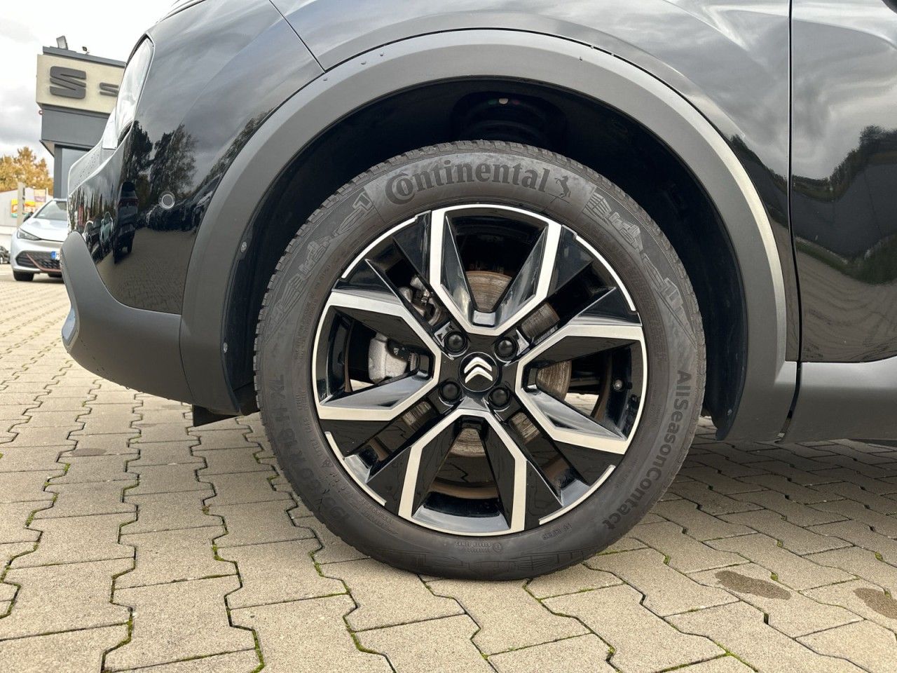 Fahrzeugabbildung Citroën ë-C4 136 Shine