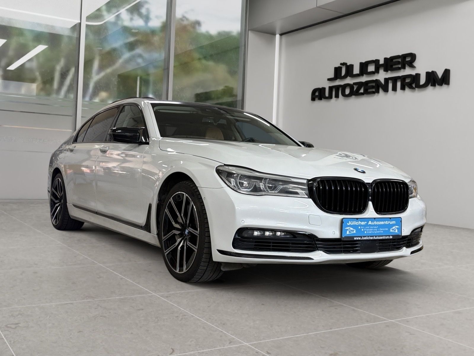 BMW 750 - 1