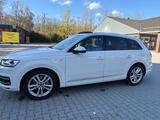 Audi Q7 3.0 TDI Quattro S line 7-Sitzer Pano - Audi Q7 Gebrauchtwagen in Berlin