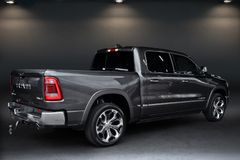 DODGE RAM 1500 Limited CrewCab 5.7l V8 - Unfallfrei