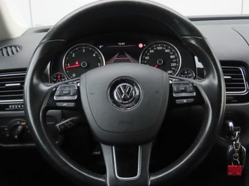 Volkswagen Touareg - 8