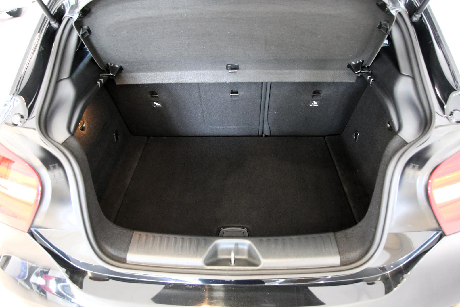 Mercedes-Benz A 250  Sport Harman Kardon SHZ Navi