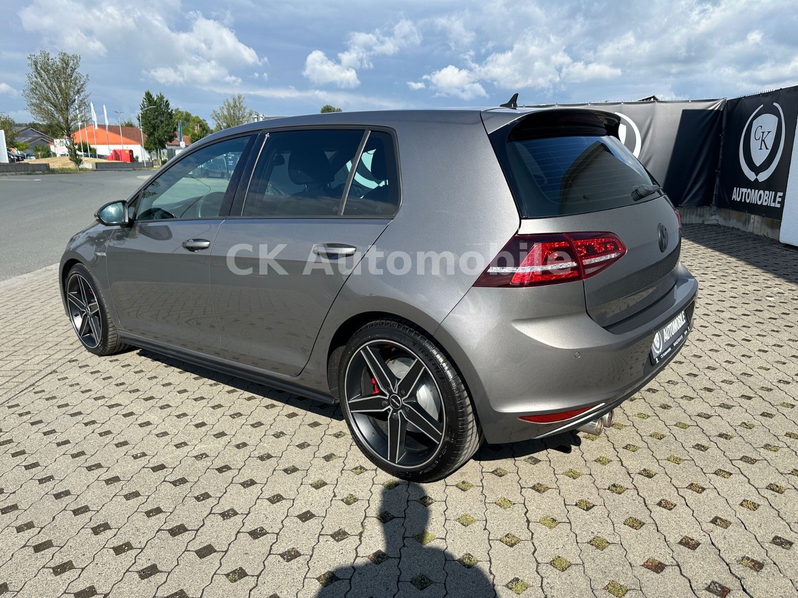 Fahrzeugabbildung Volkswagen Golf VII Lim. GTD BMT/DSG/Navi/Bi-Xenon/PDC