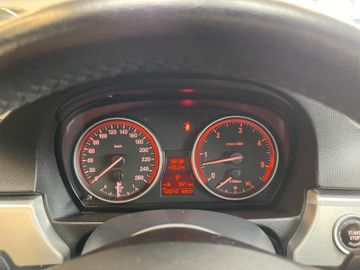 BMW Touring 330d xDrive *PANO*NAVI*PDC*SZHZ*LEDER*