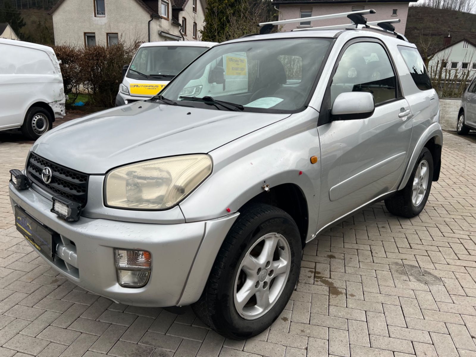 Fahrzeugabbildung Toyota RAV 4 2.0 4x4