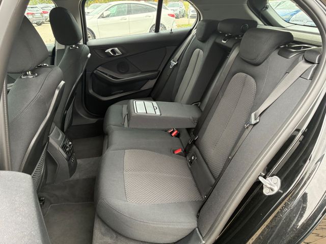 Fahrzeugabbildung BMW 118 i Advantage >AUT/LED/PDC/SHZ<