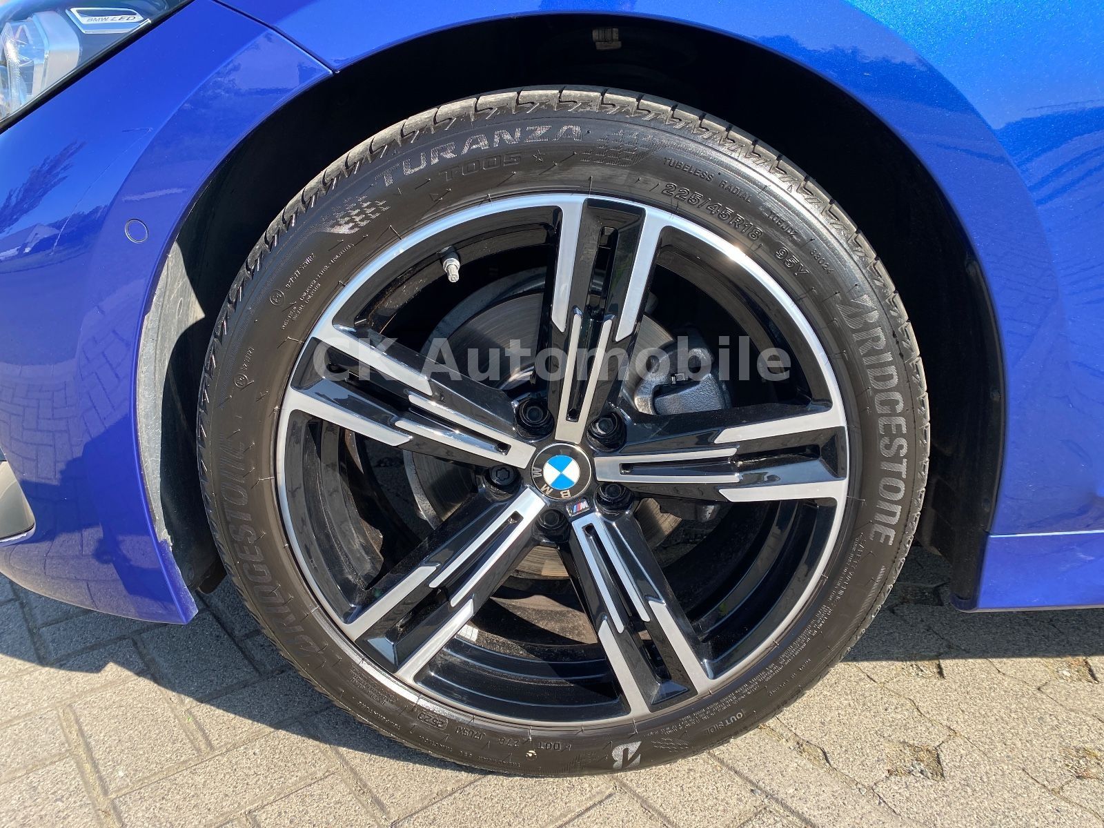 Fahrzeugabbildung BMW 320d xDrive Touring M-Sport/Navi/LED/ACC/360°Kam
