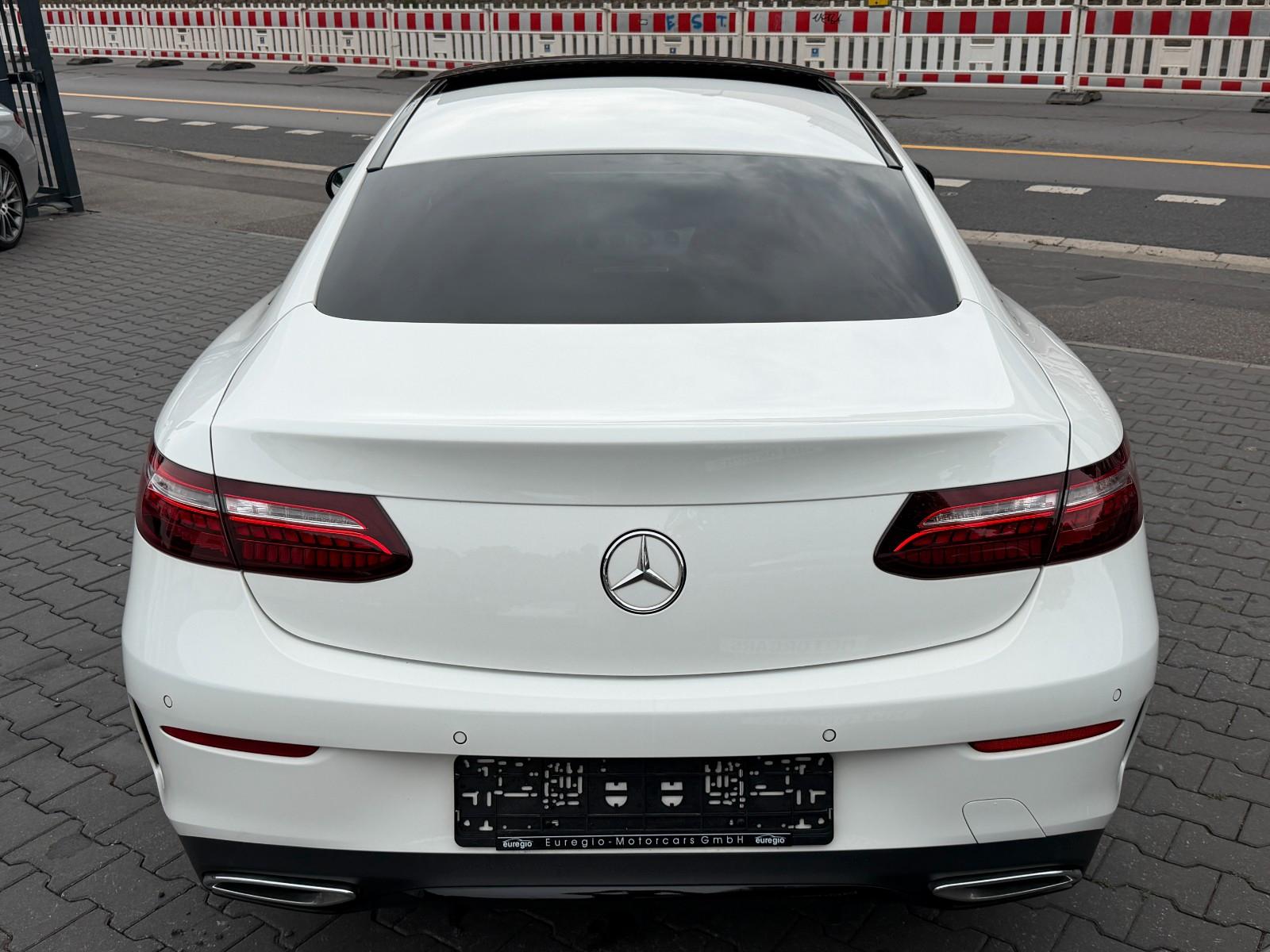 Mercedes-Benz E 220 d Coupe LED - Burmester - AMG Line ///