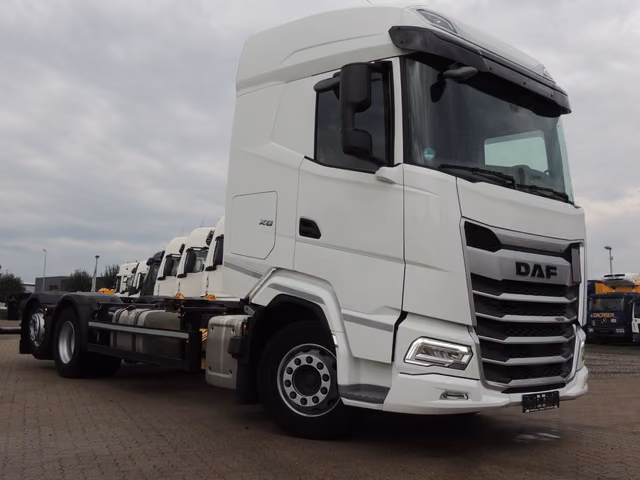 DAF XG 480 · șasiu BDF multi-swap · axă directoare-liftantă · Intarder · două cârlige