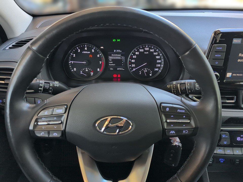 Fahrzeugabbildung Hyundai i30 KOMBI 1.0T EDITION30 GARANTIE SHZ+KAM+KLIMA+