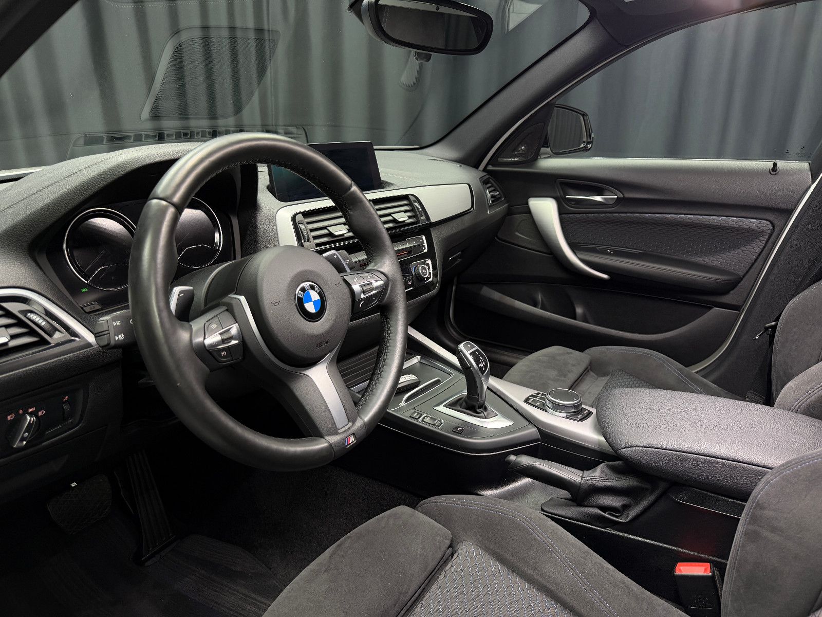 Fahrzeugabbildung BMW M140i xDrive Special Edition|M-PERFORMANCE|1.HD