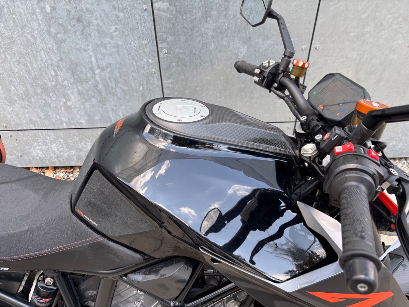 Fahrzeugabbildung KTM 1290 Super Duke R Akrapovic