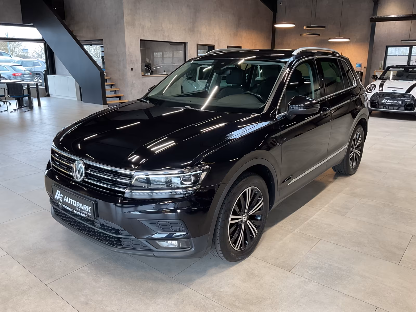 Volkswagen Tiguan 2.0 TDI Join ACC AHK LED Navi Sitzh. 18"