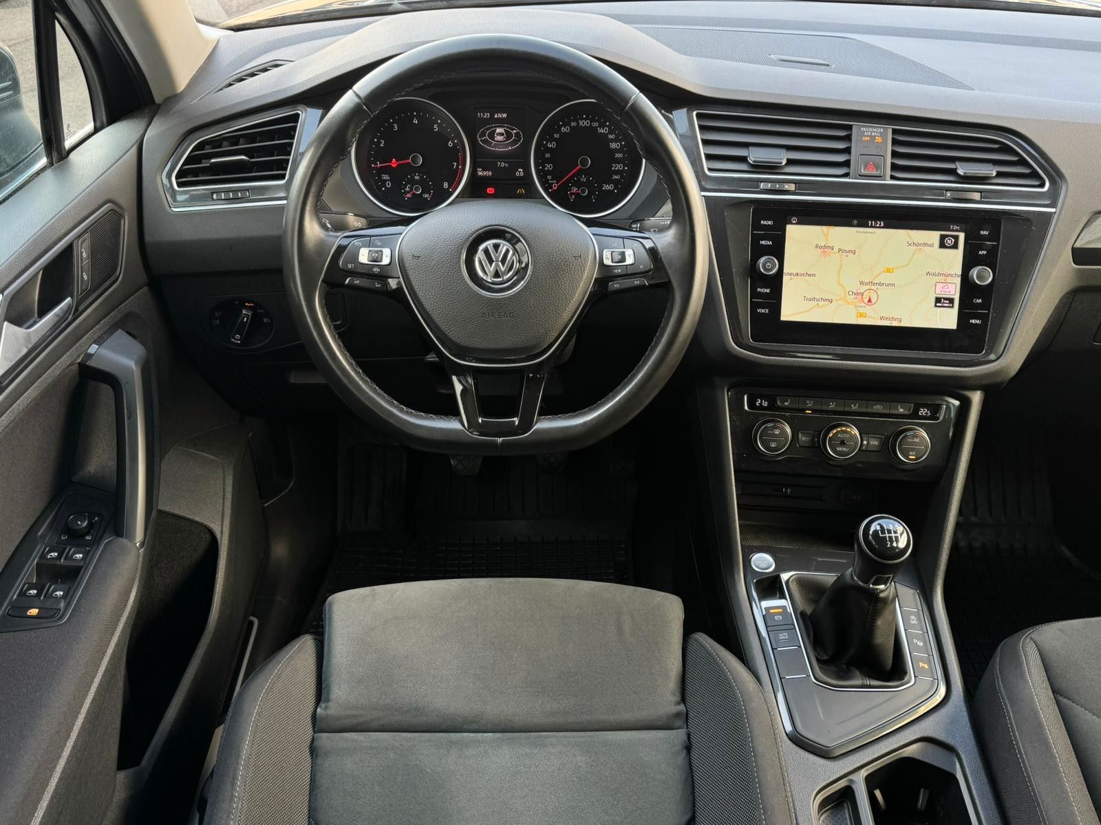 Volkswagen Tiguan 1.5TSI Comfortline ACC R-KAM NAVI LED SHZ foto 16