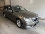 Mercedes-Benz E 200 T BlueEFFICIENCY AVANTGARDE AVANTGARDE - Mercedes-Benz E 200 in Lübeck