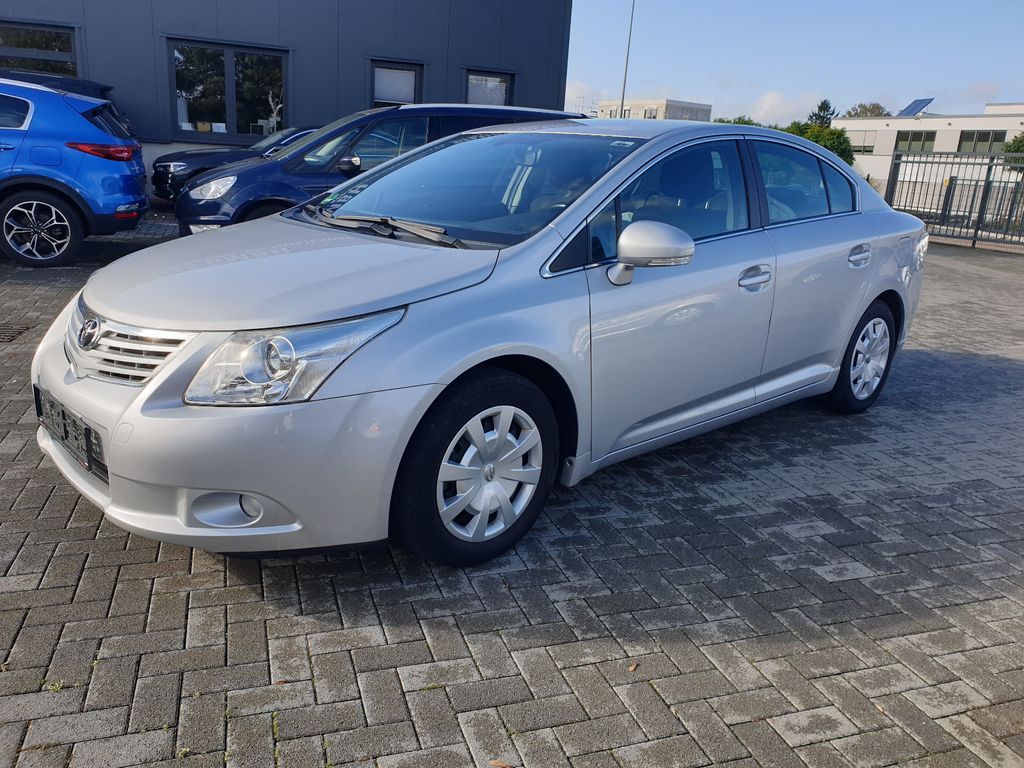 TOYOTA Avensis