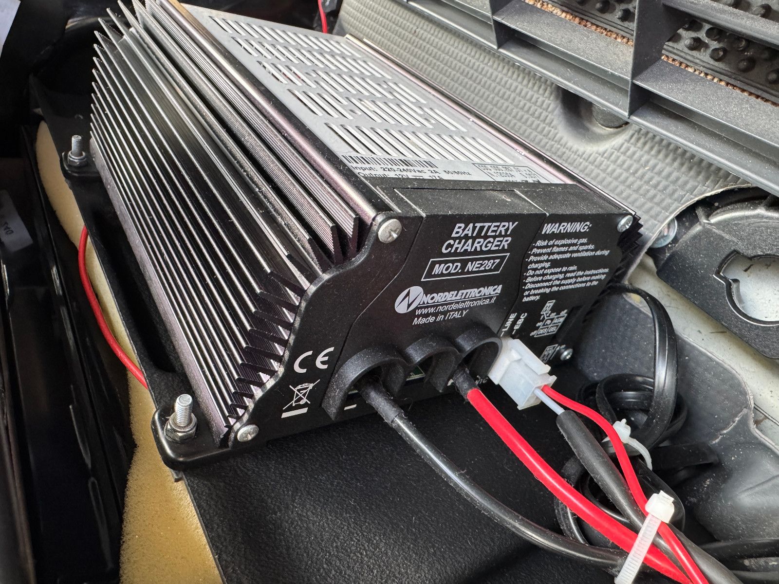 Vehicle image Miller TORONTO FIAT DUCATO SOLAR 2X TV SAT LUFTFEDER
