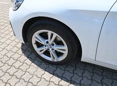 BMW 218 d Active Tourer Advantage Navi AHK LED PDC