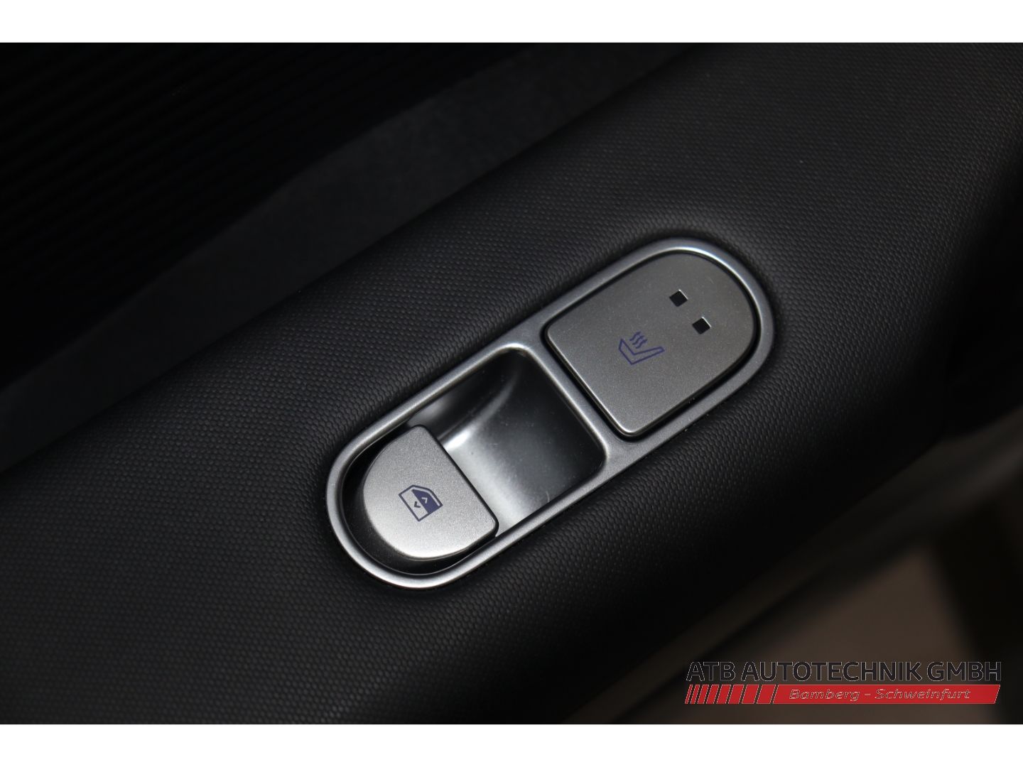 Fahrzeugabbildung Hyundai IONIQ 6 UNIQ 77,4 kWh 4WD 96,8% SOH HUD Navi