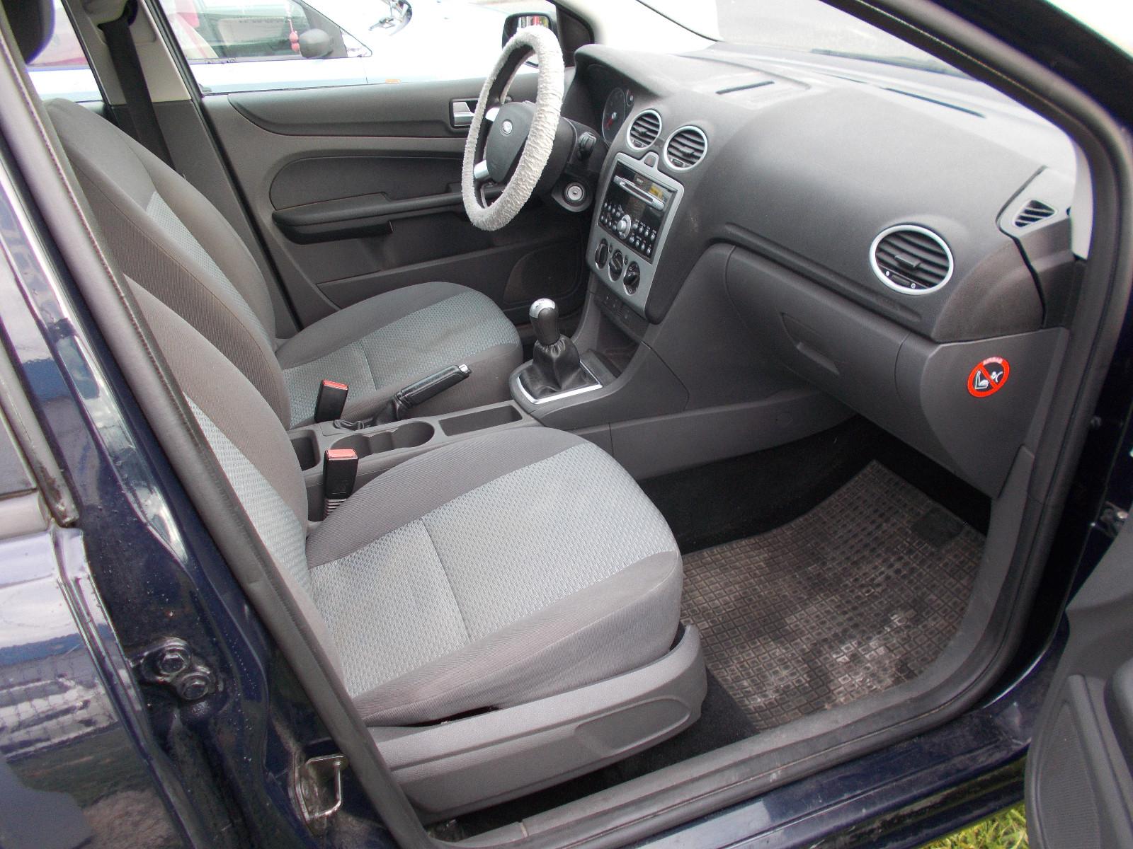 Ford Focus 2006 — photo 14
