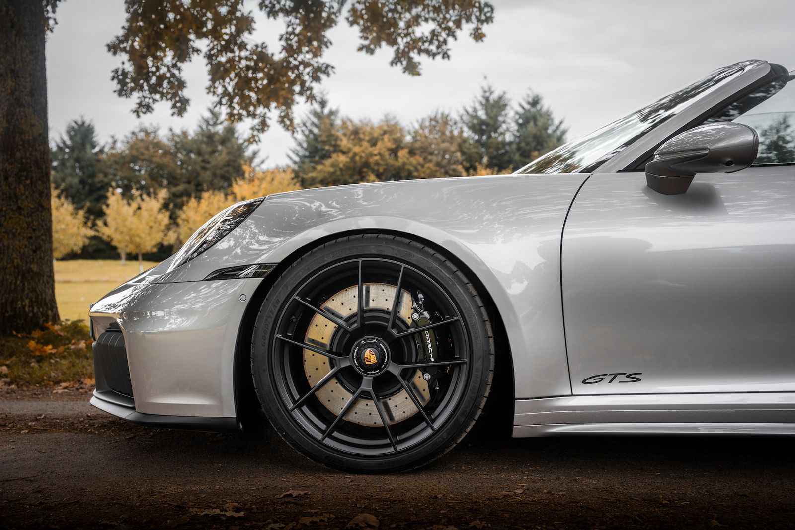 Fahrzeugabbildung Porsche 911 992 .2 Targa 4 GTS T-Hyb. BURMESTER|LIFT|930