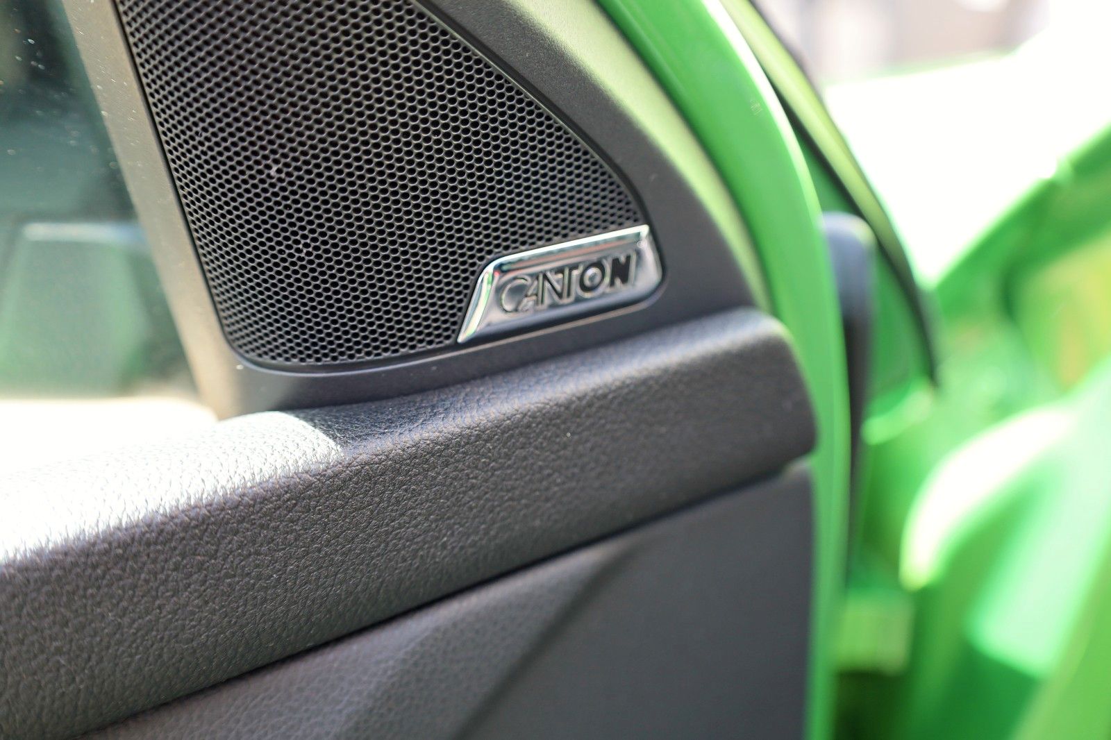 Fahrzeugabbildung SKODA Octavia Lim. RS,Leder,Navi,Bi-Xenon,SH,Panorama