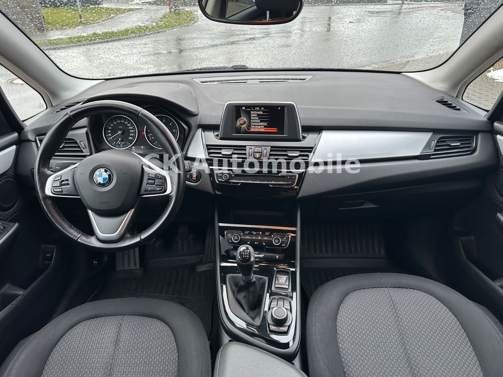 Fahrzeugabbildung BMW 218d Active Tourer Advantage/LED/SHZ/PDC