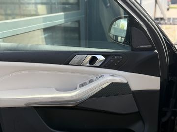 BMW X7 - 10