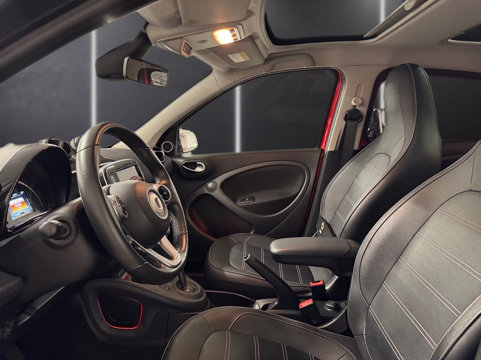 Fahrzeugabbildung Smart forfour prime 66kW*Pano*JBL*PDC*SHZ*Navigation*