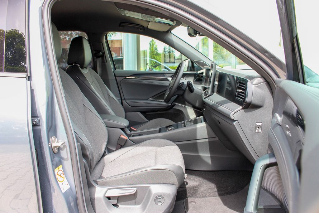 VW Tiguan 2.0 TDI/ IQ.DRIVE/ H&K/ MATRIX/ DISCOVER VW Tiguan 2.0 TDI/ IQ.DRIVE/ H&K/ MATRIX/ DISCOVER