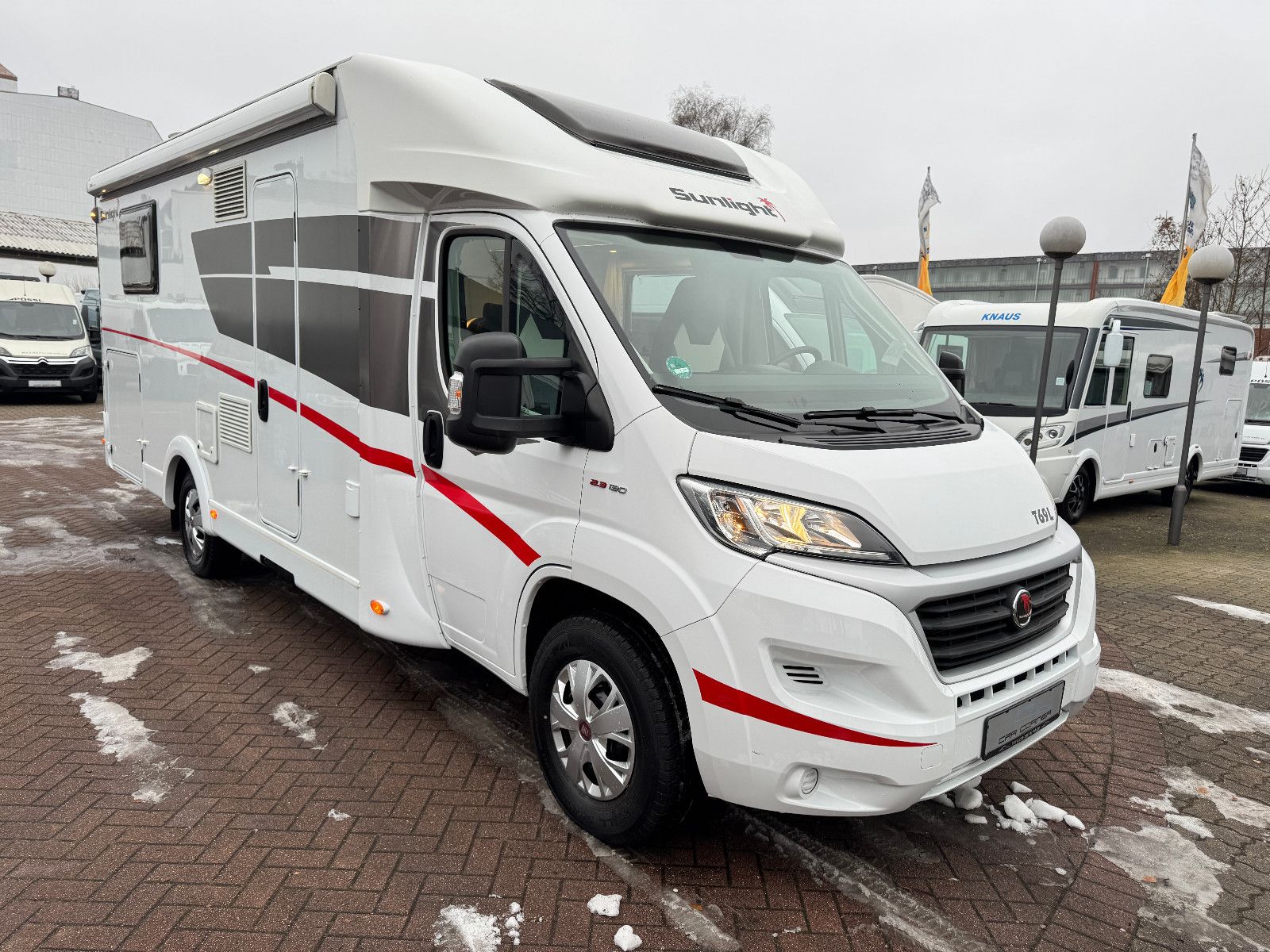 Fahrzeugabbildung Sunlight T69 L PANORAMA DACHKLIMA SAT NAVI QUEENSBETT WC+