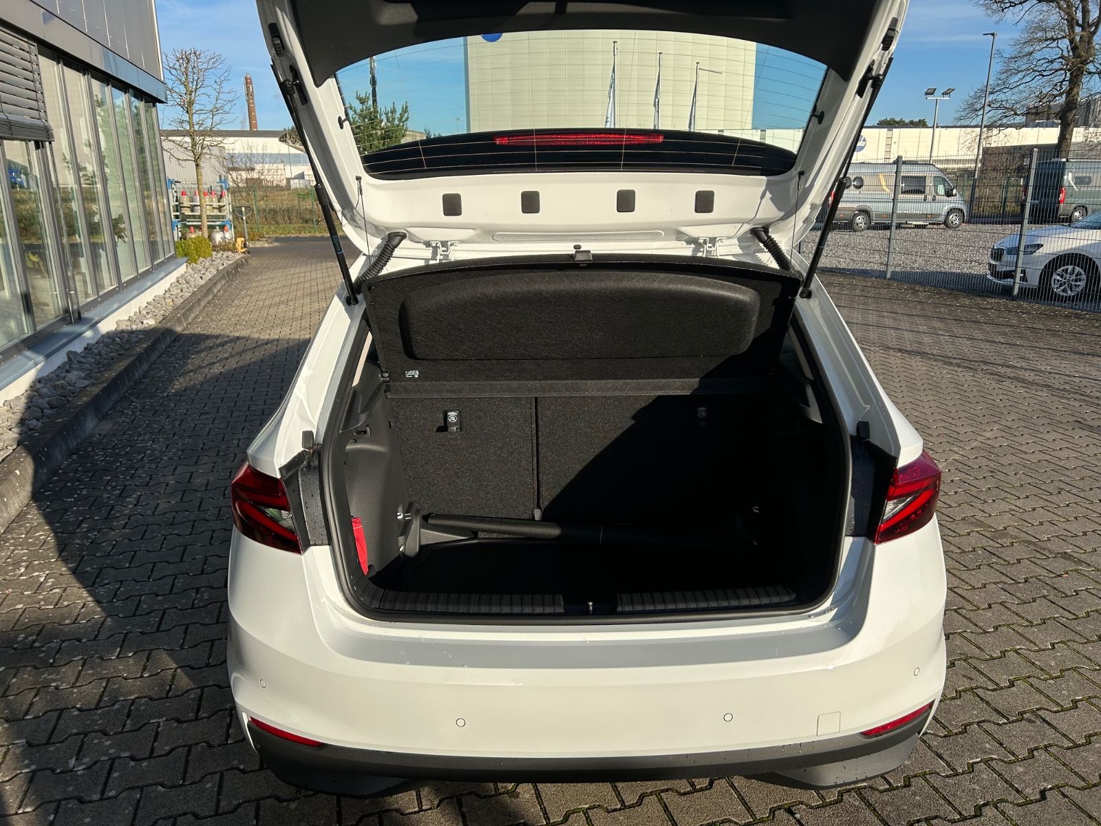 Fahrzeugabbildung SKODA Fabia Selection 1,0 TSI DSG  Klima RFK