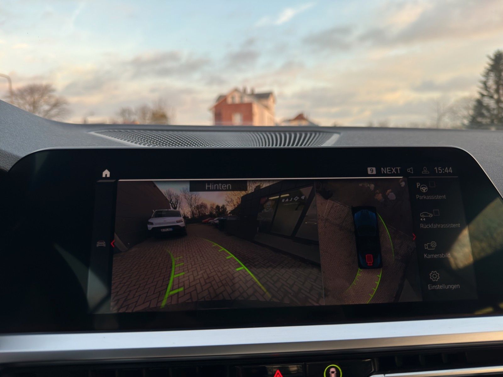Fahrzeugabbildung BMW M4 Comp. Cabrio xDrive HUD/360°/H&K/Bhz.Lenk
