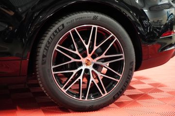 Porsche Cayenne - 12