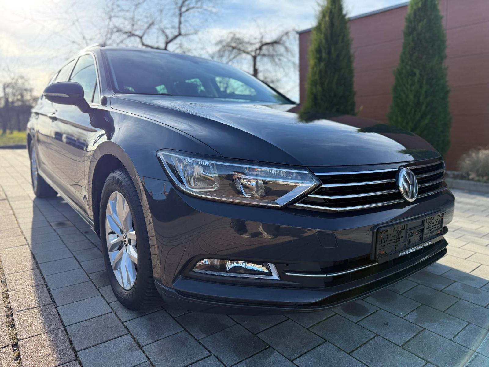 Volkswagen Passat Variant 1.Hand*SHZ*AHK*NAVI*ACC*Garantie*