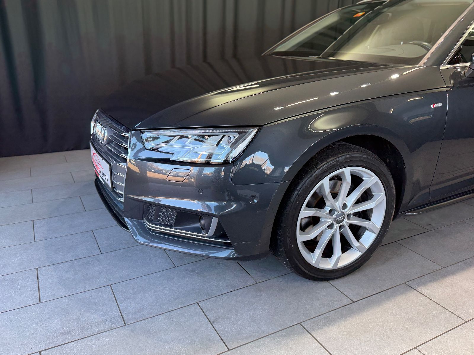 Fahrzeugabbildung Audi A4 Avant g-tron sport|S-LINE|S-TRONIC|HEAD-UP|