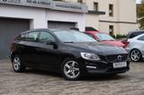 Volvo V60 2.0 Kombi Kinetic *NAVI *TEMPOMAT *ALU - Volvo V60 Kinetic mit Diesel-Antrieb