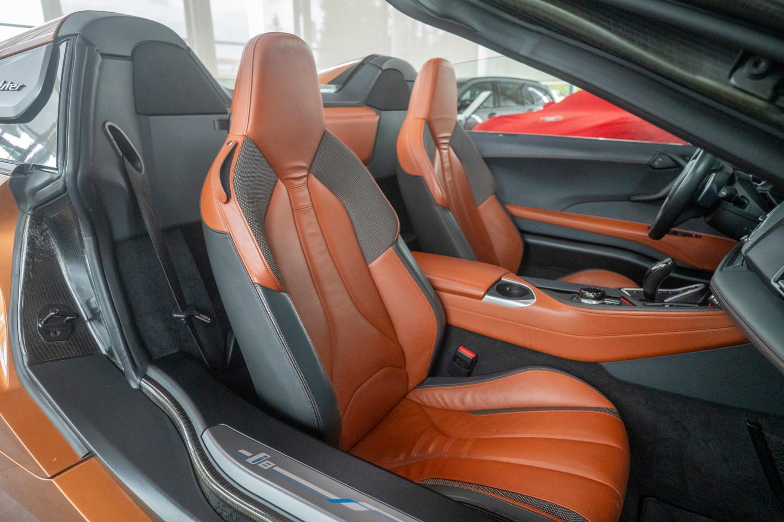 BMW i8 Roadster*HUD*H&K*LASER*CARBON