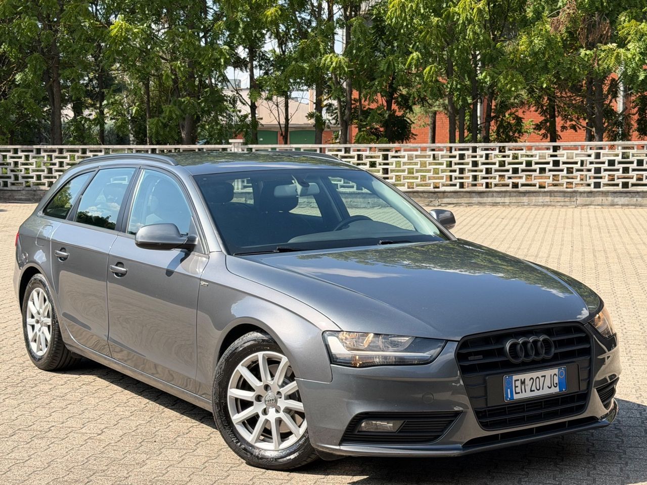 Audi A4 - 1