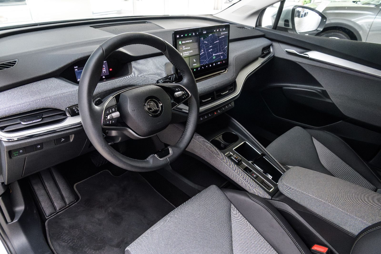 Fahrzeugabbildung SKODA Enyaq 85 x Loft AHK/4x4/RFK/LED