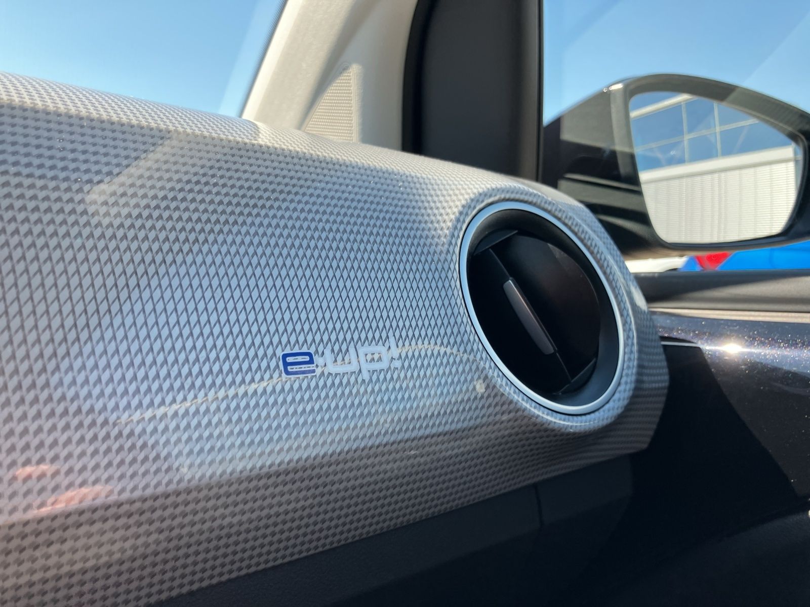 Fahrzeugabbildung Volkswagen up! e-up! Style Plus SHZ DAB+ Klima Bluetooth