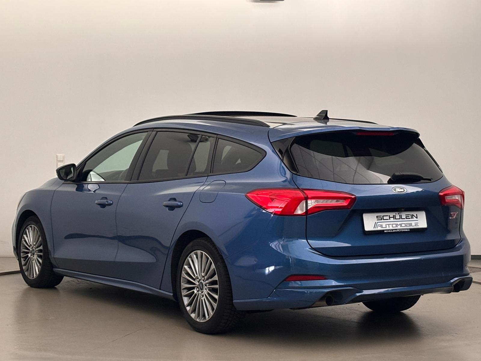 Ford Focus ST*Pano-Dach*Navi*LED*PDC*1.Hand*