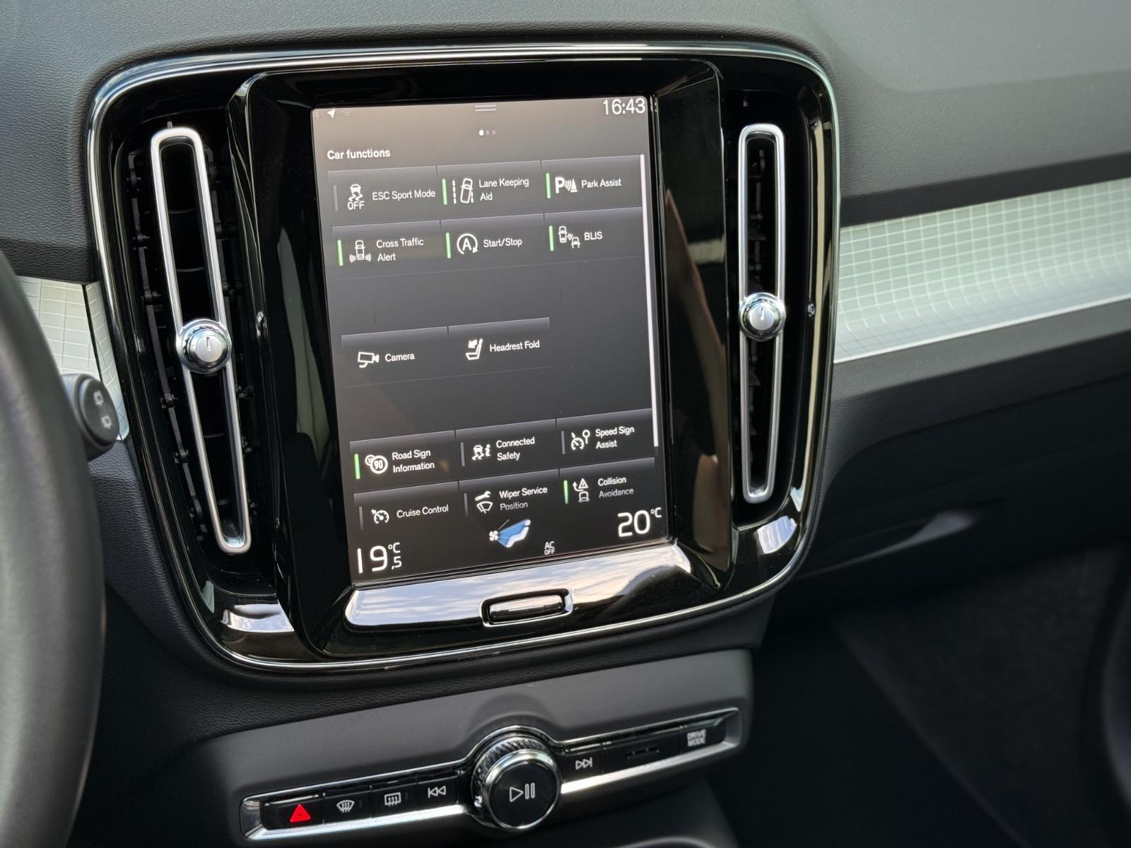 Volvo XC40 1.5T3 Momentum Pro *ASSIST|PANO|NAVI|HIFI*