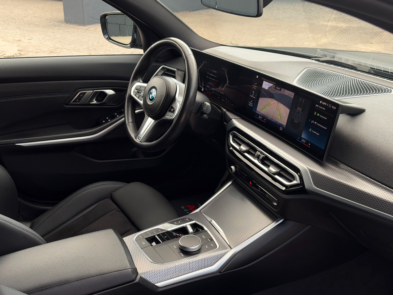 Fahrzeugabbildung BMW 330e Touring M Sport Alcan. Anthra. LC+ AHK H&K