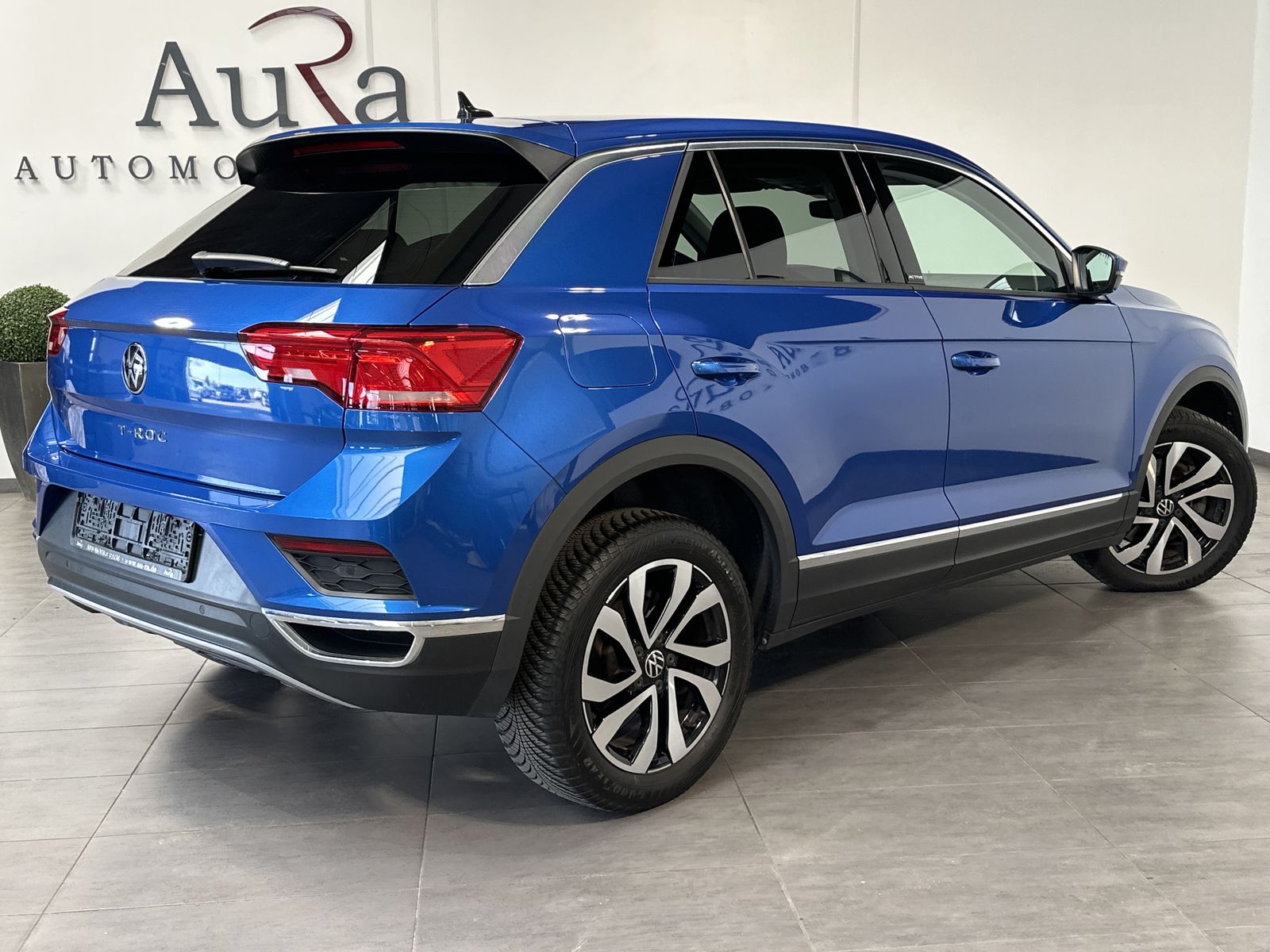 Fahrzeugabbildung Volkswagen T-Roc 2.0 TDI DSG Active NAV+LED+ACC+KAMERA+17ZO