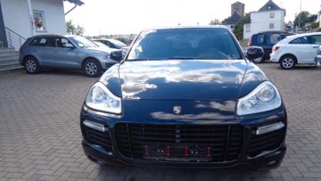 Porsche Cayenne - 2