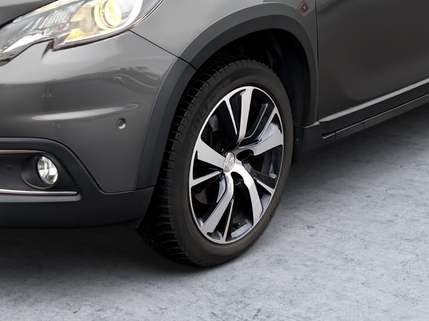 Fahrzeugabbildung Peugeot 2008 Allure , Leder,SitzheizungPanoDach,Kamera