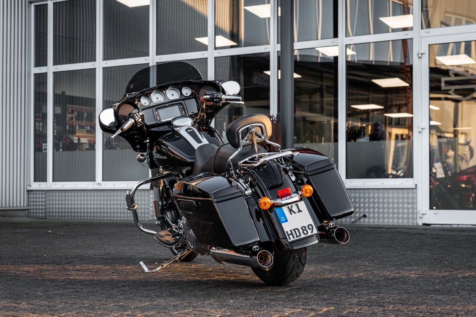 Fahrzeugabbildung Harley-Davidson Harley-Davidson STREET GLIDE SPECIAL FLHXS